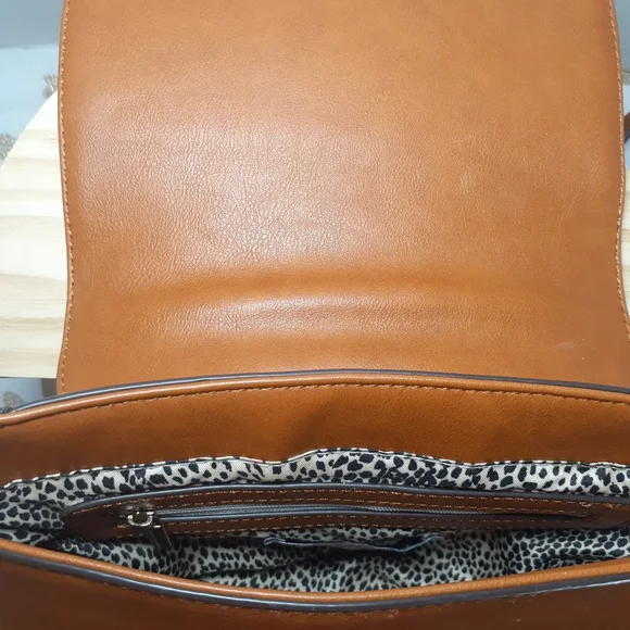 🔥 3/$70 🎉HP🎉 JustFab Saddle Crossbody Bag - Picture 3 of 7